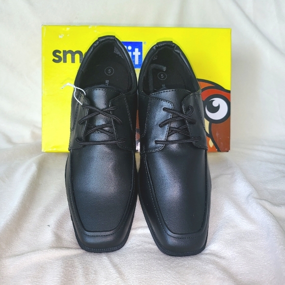 Boys 5 Black Dress Shoe NEW - Picture 2 of 2